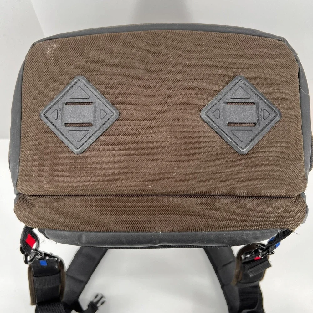 Tamrac 5788 Evolution 8 Photo/Laptop Sling Backpack‎ (Brown/Tan) Travel Hiking